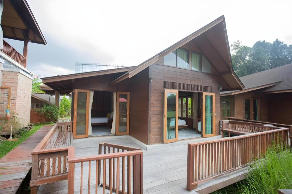 100 Islands Resort & Spa Surat Thani Esterno foto