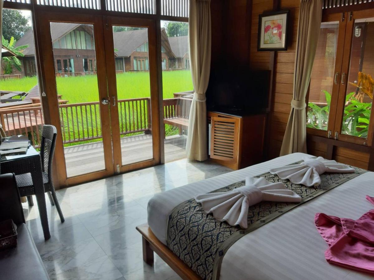 100 Islands Resort & Spa Surat Thani Esterno foto